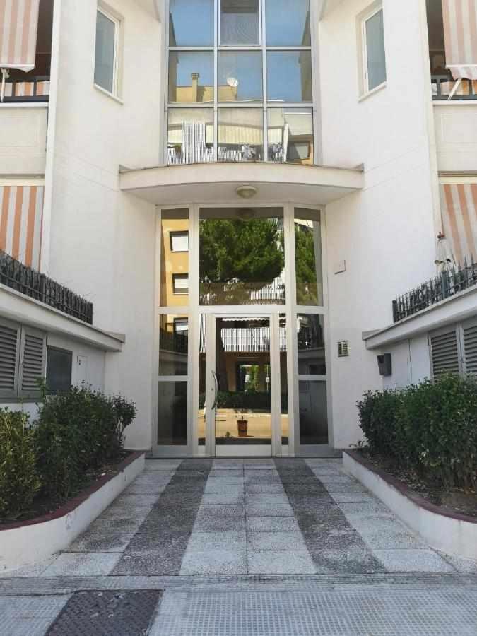 Locazione Turistica Fusillo Lorusso Con Parcheggio Privato In Loco Apartment Barletta Exterior foto